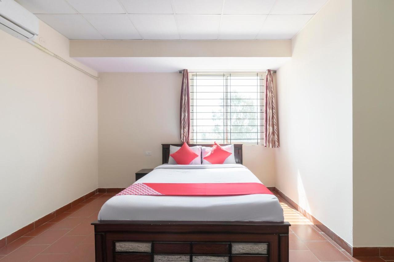 Hotel Oyo 49073 Whitefield Comforts à Bangalore Extérieur photo