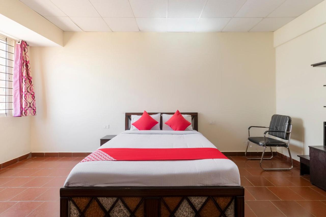 Hotel Oyo 49073 Whitefield Comforts à Bangalore Extérieur photo