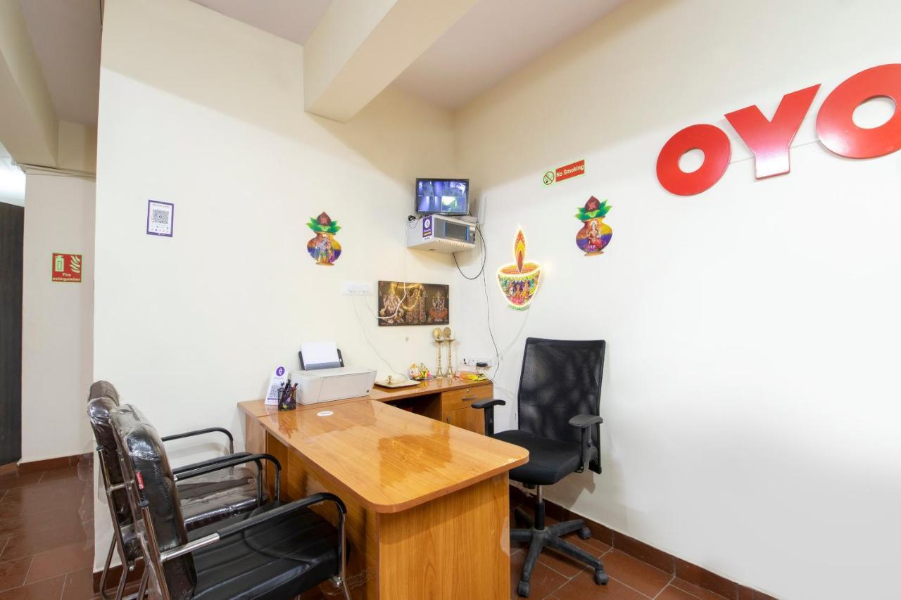 Hotel Oyo 49073 Whitefield Comforts à Bangalore Extérieur photo
