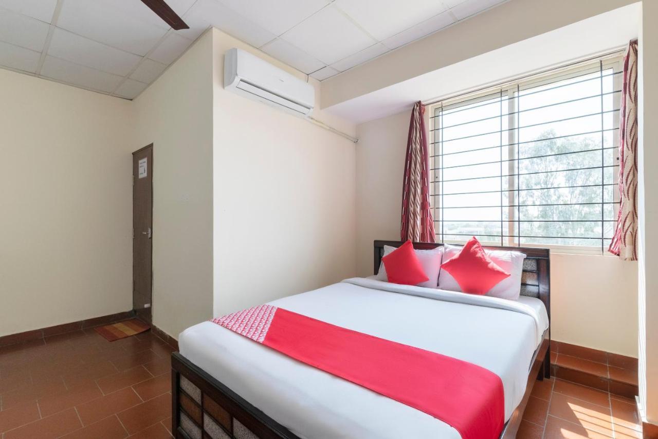 Hotel Oyo 49073 Whitefield Comforts à Bangalore Extérieur photo