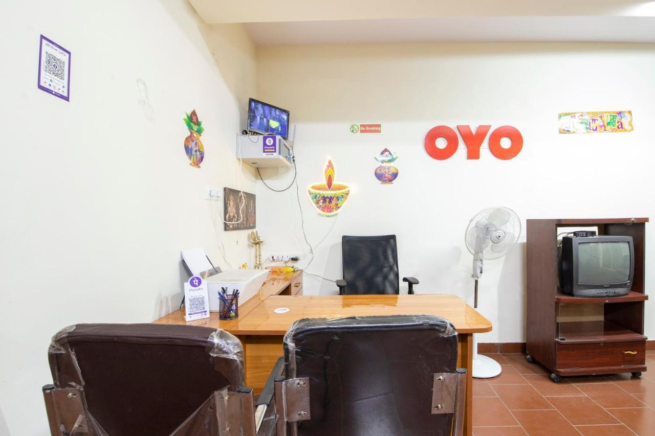 Hotel Oyo 49073 Whitefield Comforts à Bangalore Extérieur photo